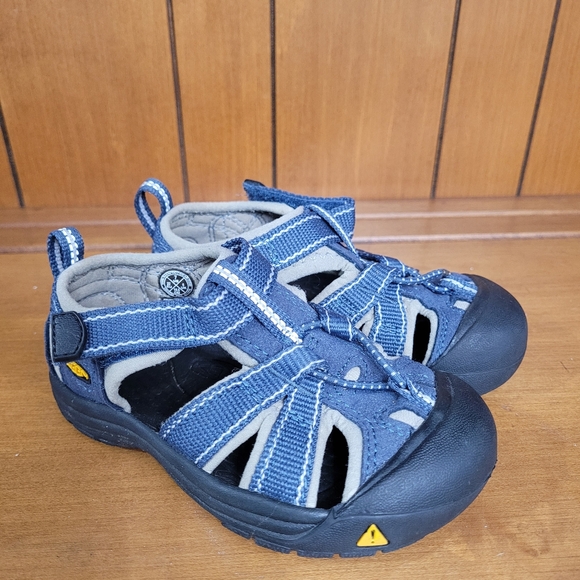 KEEN Newport Toddler US 7 Blue Water Shoes Sandals shoes. Worn once - Picture 1 of 5